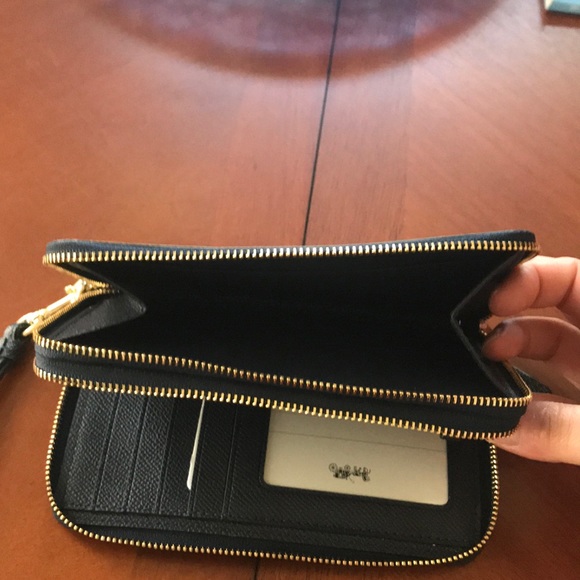 Coach Wristlet - Picture 3 of 4